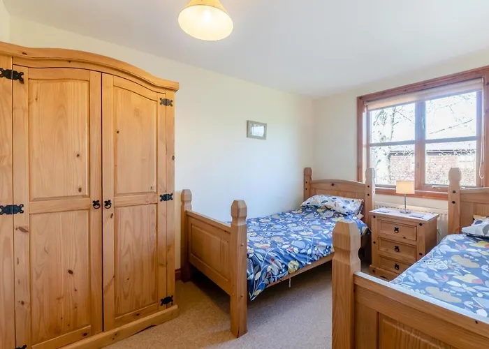 3 Bed In Sutton On Derwent Oc-k31897 *