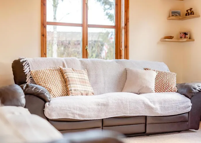 3 Bed In Sutton On Derwent Oc-k31897 * Elvington